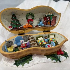 Holiday Figurine with Mice